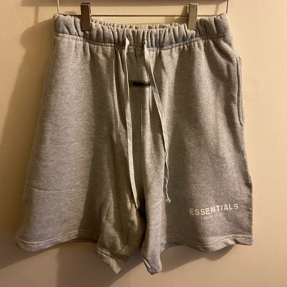 FOG ESSENTIALS SWEAT SHORTS